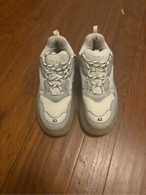 Chunky Men's Sneakers in White and Light Gray - Size 43